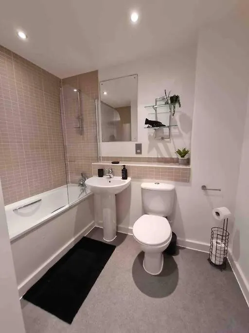 Charming Studio In Bricklane Apartment London